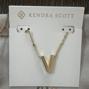 Kendra Scott Letter V Gold Pendant Necklace NWT